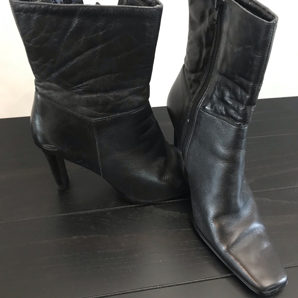 Somethin’ Else by Sketchers women’s size 10 heeled boots